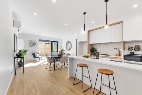 Photo of property in 2 Rothwell Place, Sunnyhills, Auckland, 2010