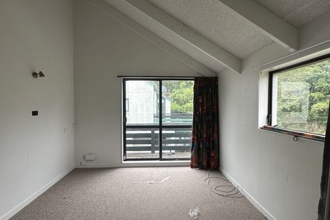 Photo of property in 1 Kim Street, Khandallah, Wellington, 6035