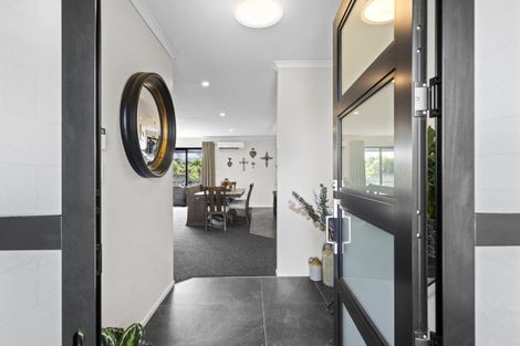 Photo of property in 16 Hehan Close, Cambridge, 3434