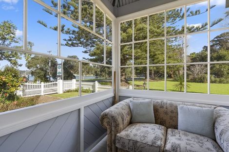 Photo of property in 16 Hope Avenue, Russell, 0202