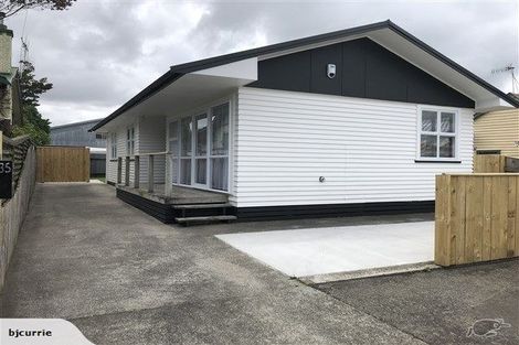 Photo of property in 35 Lombard Street, Palmerston North, 4410
