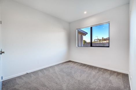 Photo of property in 16 Awa Avenue, Helensville, 0800