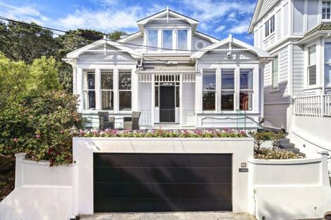 Photo of property in 18 North Terrace, Kelburn, Wellington, 6012