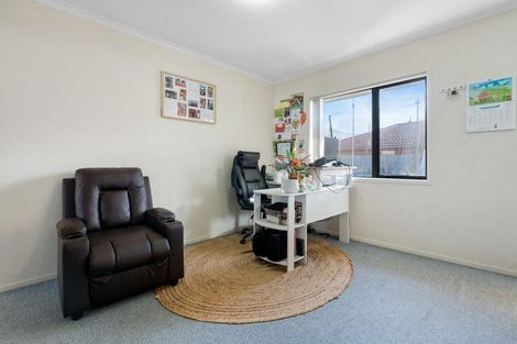 Photo of property in 9 Tussock Avenue, Mangere, Auckland, 2022