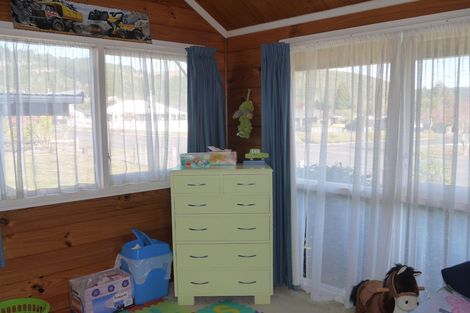 Photo of property in 125 Kenrigg Road West, Kinloch, Taupo, 3377