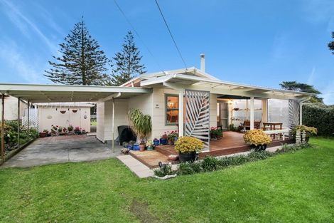 Photo of property in 27 Koputara Road, Himatangi Beach, Foxton, 4891