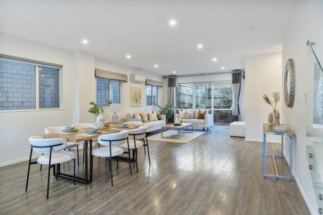 Photo of property in 22 Sunshine Boulevard, Sunnyvale, Auckland, 0612