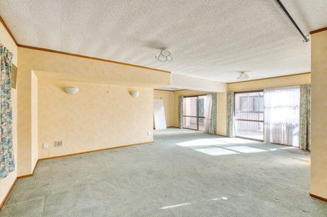 Photo of property in 35 Goodwood Drive, Goodwood Heights, Auckland, 2105