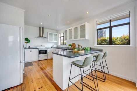 Photo of property in 65 Kiwi Esplanade, Mangere Bridge, Auckland, 2022