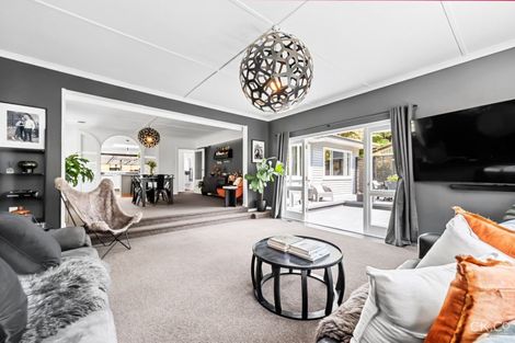 Photo of property in 74 Elmslie Road, Pinehaven, Upper Hutt, 5019