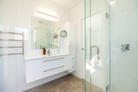 Photo of property in 5a Guthrie Road, Havelock North, 4130