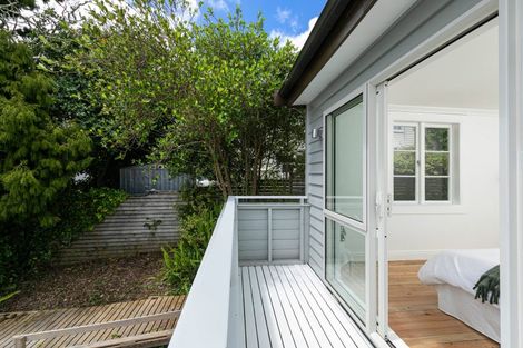 Photo of property in 9 Pine Avenue, Henderson, Auckland, 0612