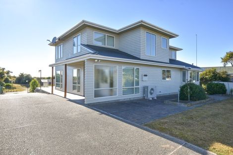 Photo of property in 17 Palmer Place, Taieri Beach, Taieri Mouth, 9091