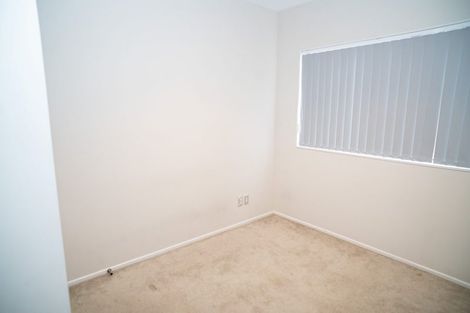 Photo of property in 17 Clendon Place, Manurewa, Auckland, 2102