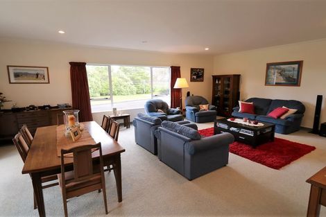 Photo of property in 64 Richmond Road, Carterton, 5713