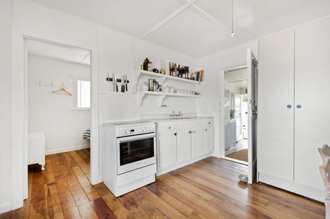 Photo of property in 15 Rose Street, Raglan, 3225