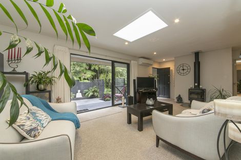 Photo of property in 420 Scenic Drive, Waiatarua, Auckland, 0612