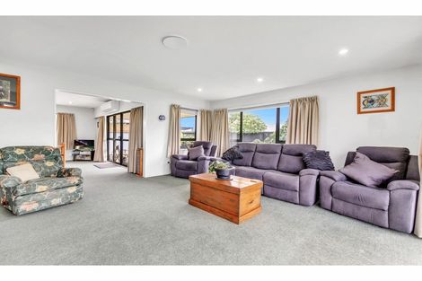 Photo of property in 6 Mclean Place, Woodend, 7610