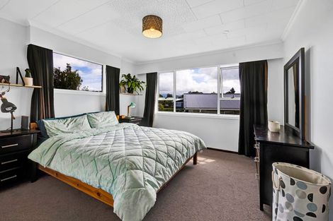 Photo of property in 18 Oberon Street, Stratford, 4332