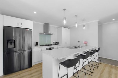 Photo of property in 6 Te Ara O Roimata, Wainuiomata, Lower Hutt, 5014