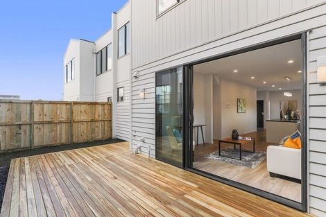 Photo of property in 42 Waihou Crescent, Albany Heights, Auckland, 0632