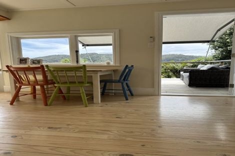 Photo of property in 8 Pendrell Road, Piha, New Lynn, 0772