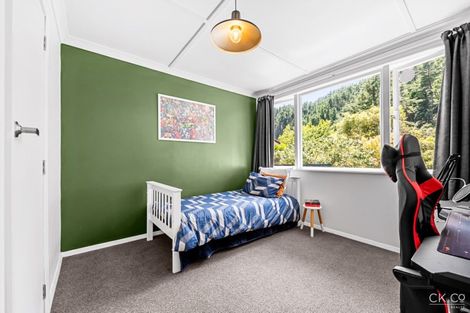 Photo of property in 74 Elmslie Road, Pinehaven, Upper Hutt, 5019