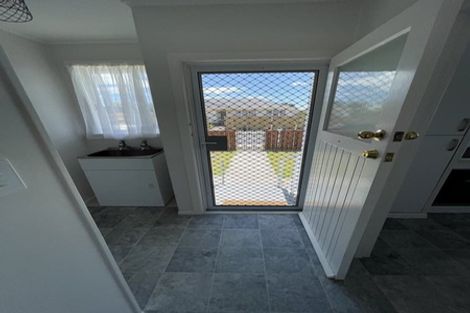 Photo of property in 2 Maybelle Place, Kelston, Auckland, 0602