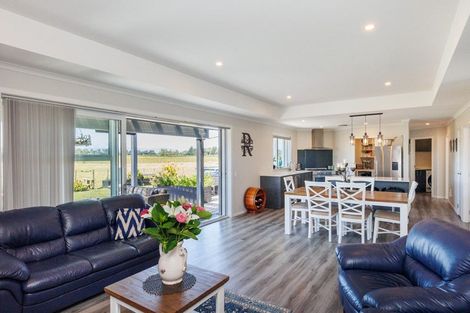 Photo of property in 1404a State Highway 3, Newbury, Palmerston North, 4475