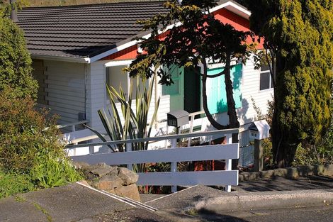 Photo of property in 181 Newlands Road, Newlands, Wellington, 6037