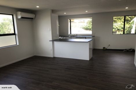 Photo of property in 15 Wakeling Avenue, Te Atatu South, Auckland, 0610