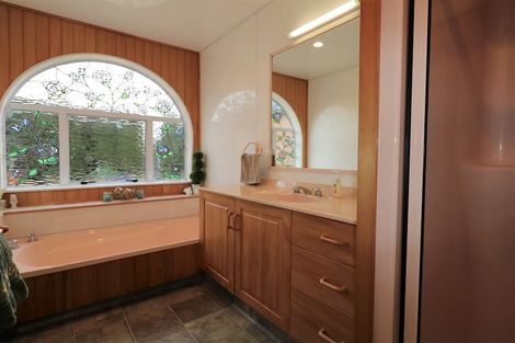 Photo of property in 64 Richmond Road, Carterton, 5713