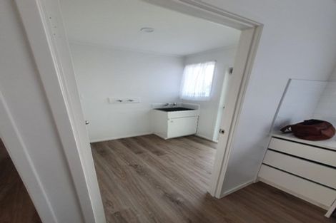 Photo of property in 1/5 Myna Place, Weymouth, Auckland, 2103