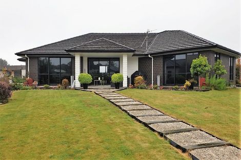 Photo of property in 61 Links Drive, Waiwhakaiho, New Plymouth, 4312