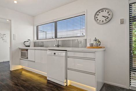 Photo of property in 3 Chatswood Place, Bishopdale, Christchurch, 8051