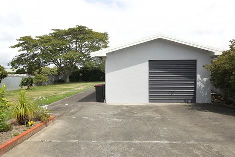 Photo of property in 90 Ferry Road, Clive, 4102