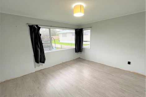 Photo of property in 38 Sylvan Crescent, Te Atatu South, Auckland, 0610