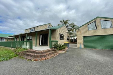 Photo of property in 14 Chablis Place, Henderson, Auckland, 0612