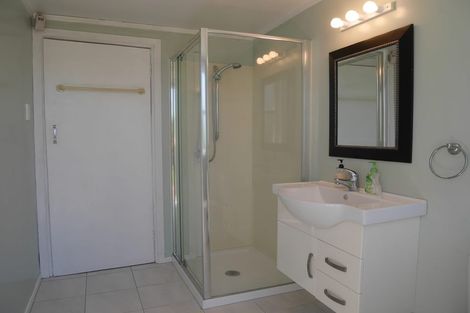 Photo of property in 25 Hemara Street, Waikanae Beach, Waikanae, 5036