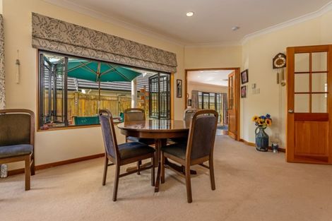 Photo of property in 2 Heritage Place, Terrace End, Palmerston North, 4410