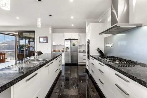 Photo of property in 7 Shillingford Boulevard, Rolleston, 7615