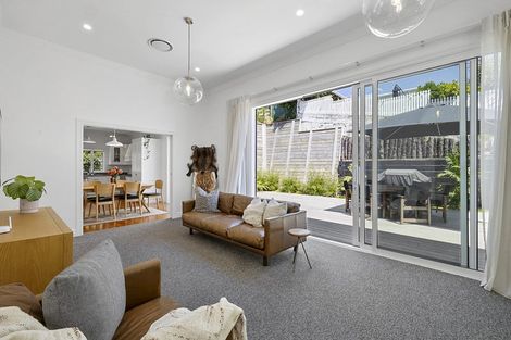 Photo of property in 56 Gilbert Street, New Plymouth, 4310