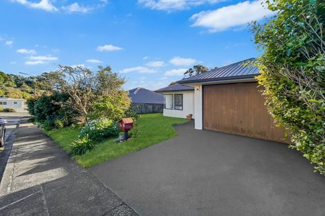 Photo of property in 3a Peter Button Place, Johnsonville, Wellington, 6037