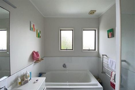 Photo of property in 859 Beach Road, Waiake, Auckland, 0630