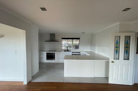 Photo of property in 595 Great South Road, Rosehill, Papakura, 2113