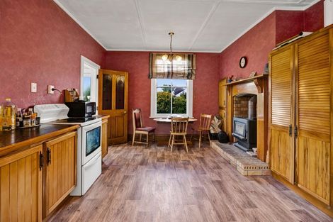 Photo of property in 64 Conway Road, Eltham, 4322