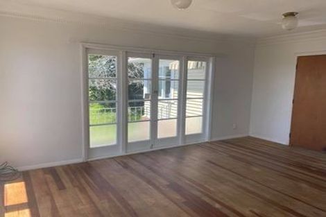 Photo of property in 84 Roberts Road, Te Atatu South, Auckland, 0610