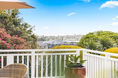 Photo of property in 36 Whangaparaoa Road, Red Beach, 0932