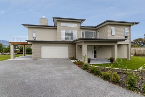Photo of property in 3b Isobel Street, Acacia Bay, Taupo, 3330