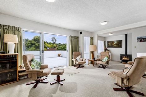 Photo of property in 2/4 Celina Place, Browns Bay, Auckland, 0630